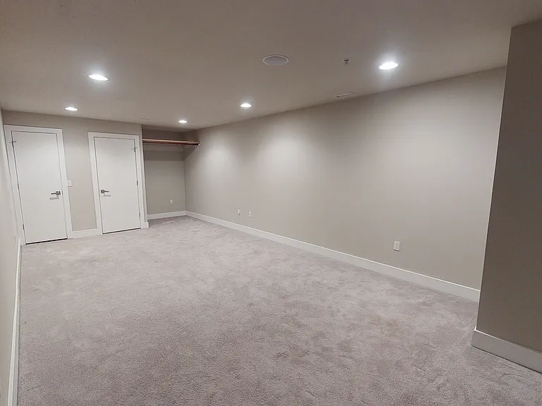 2701 W Girard Ave #8 — Photo 16