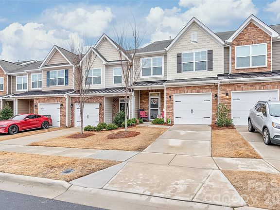 2nd image of 3941 Rothwood Ln