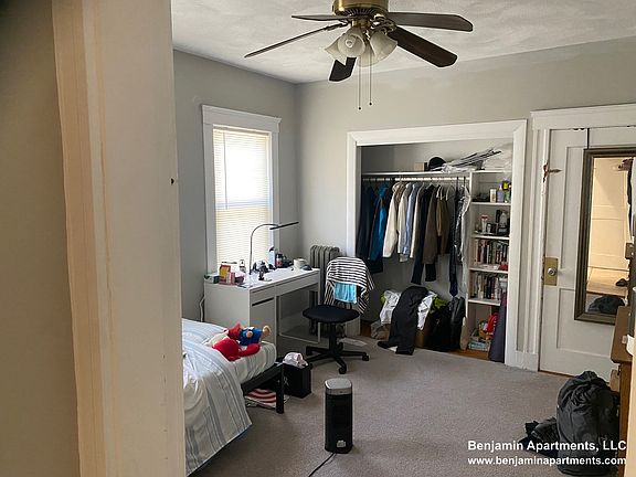 4th image of 20 Benton Rd #2