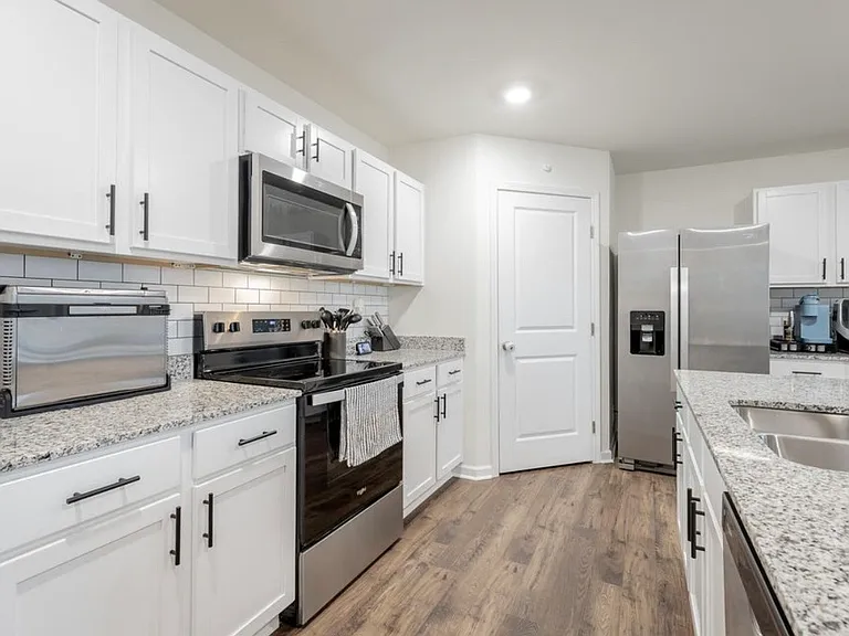 81 Draft St — Photo 3