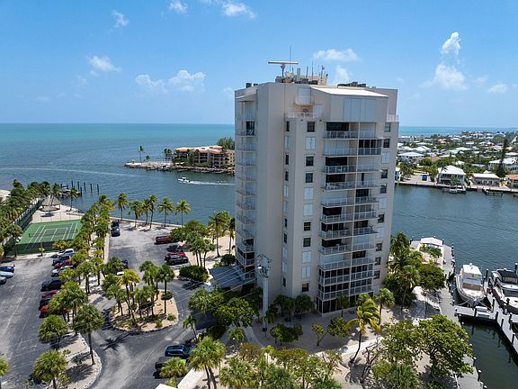 2nd image of 2000 Coco Plum Dr APT 302