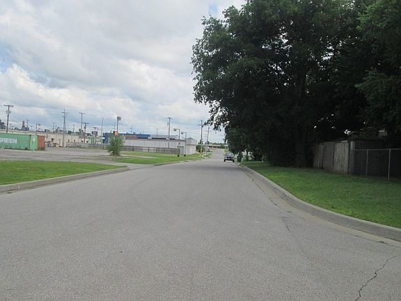 4th image of 37 S 66th East Ave