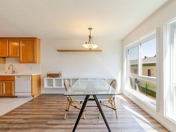 3rd image of 13543 Moorpark St APT 7