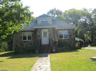 17 Vine Ave, West Milford, NJ
