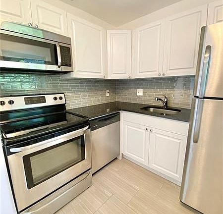 5th image of 3930 Crystal Lake Dr APT 307