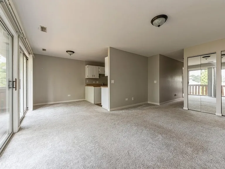 302 Newport Ln #B2 — Photo 3