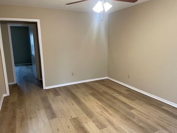 5th image of 812 S 38th St