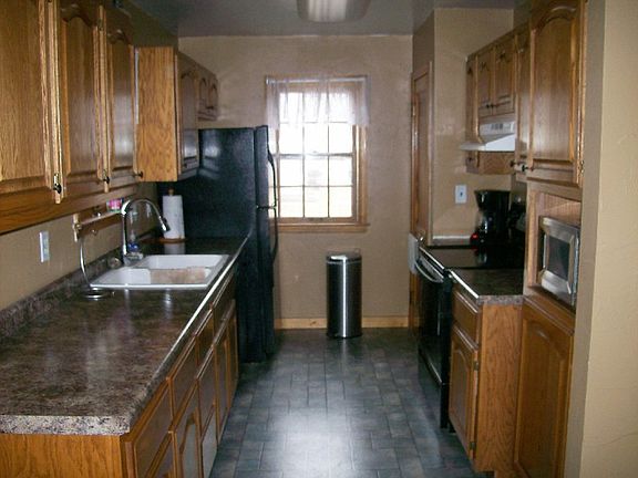 4th image of 180 Garfield Ave