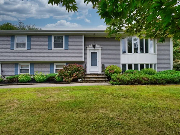 6 Crescent Dr, Dartmouth, MA 02747