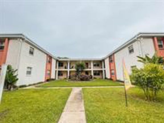 3rd image of 4729 39th Ave N #205