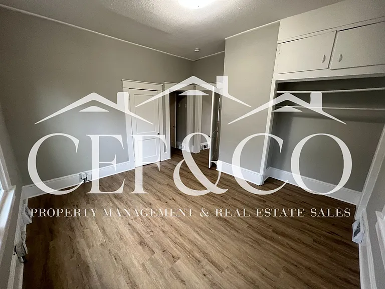 377 Saint Andrews St — Photo 3