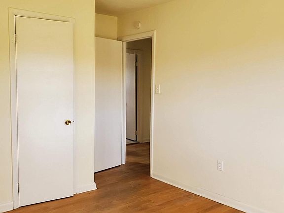 5th image of 8614 Linton Hall Rd