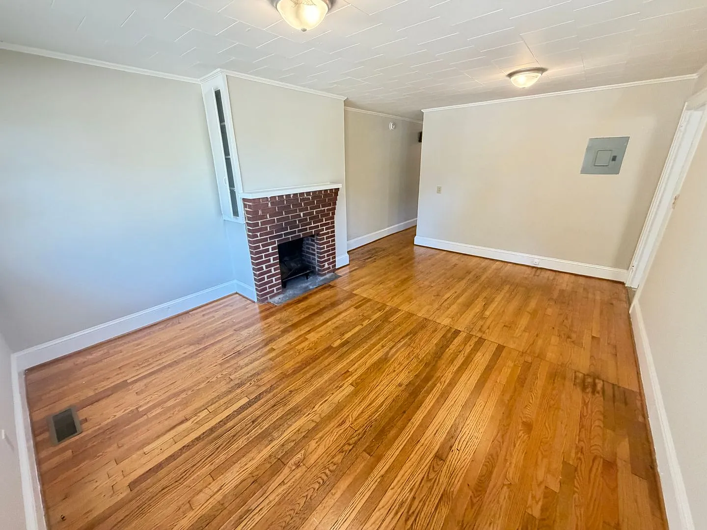 Nice 2 Bed 1 Bath Duplex unit in Salisbury NC- Close to downtown Salisbury and I-85 — Photo 2