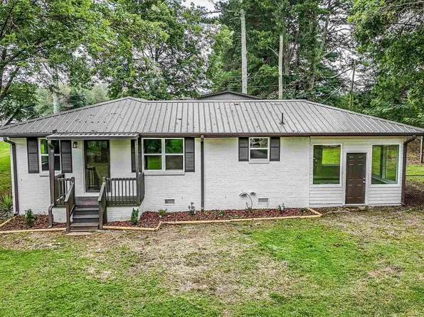 26220 Children Ln, Athens, AL 35613