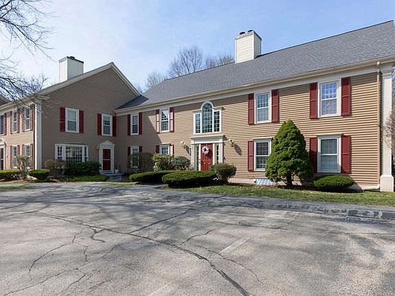 2nd image of 25 Essex Green Ln #C