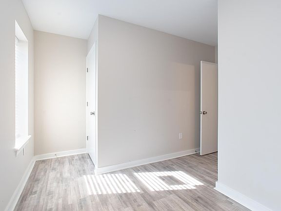 2nd image of 629 E Clementine St #5