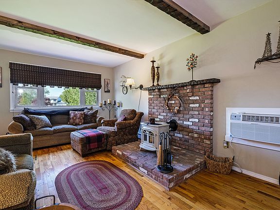 8 Farmstead Ln   (0006of 39).jpg