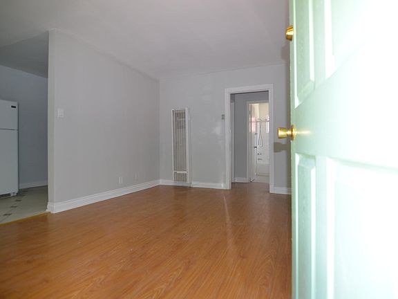 2nd image of 3773 S Barrington Ave APT 4