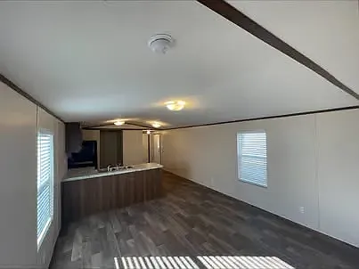 3 bed, 924 sqft, $815 — Photo 4