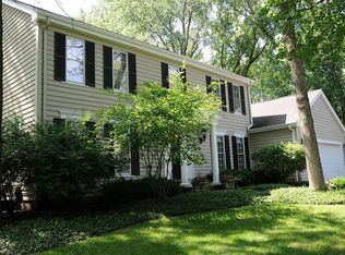 1700 Saunders Rd, Riverwoods, IL 60015