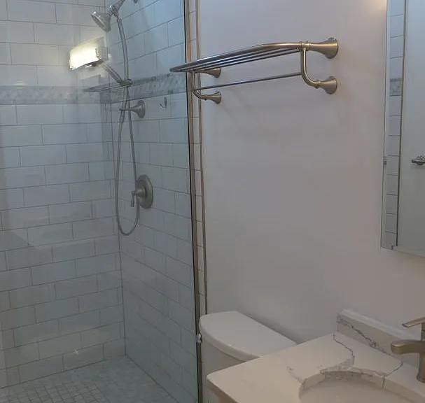 136 Elgin Ave — Photo 49