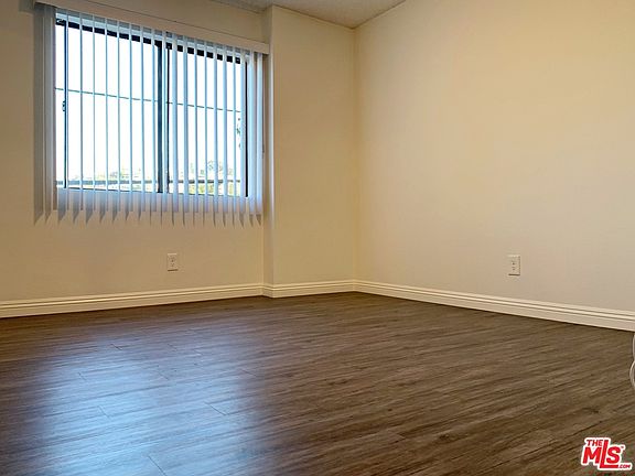 4th image of 1014 E Acacia Ave #115
