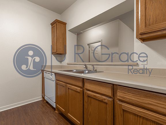 3rd image of 2108-14 Breezy Dr #2114