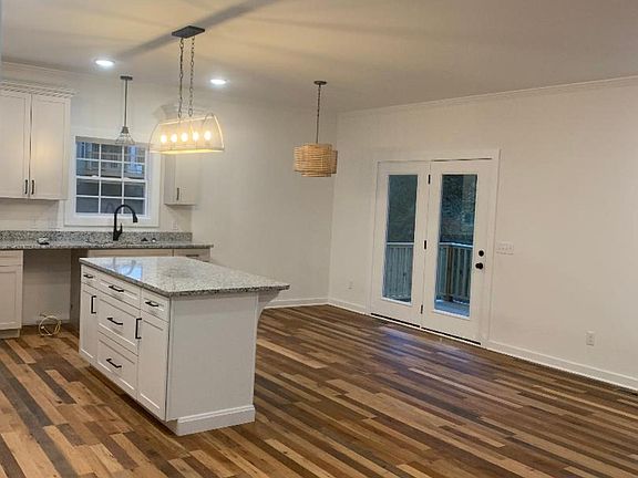 3rd image of 1952 Pembrooke Pine Ln