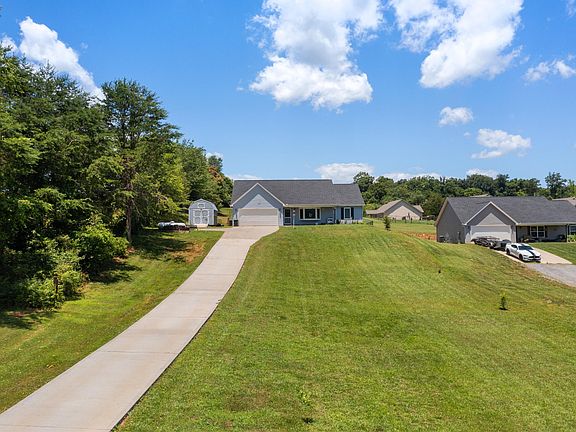 3rd image of 122 Hodge Way #37