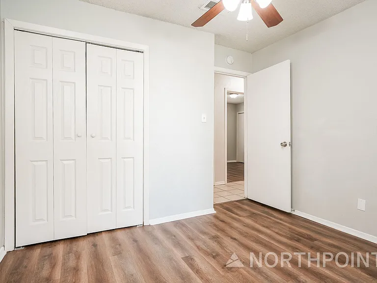 803 Lisa Ln — Photo 8