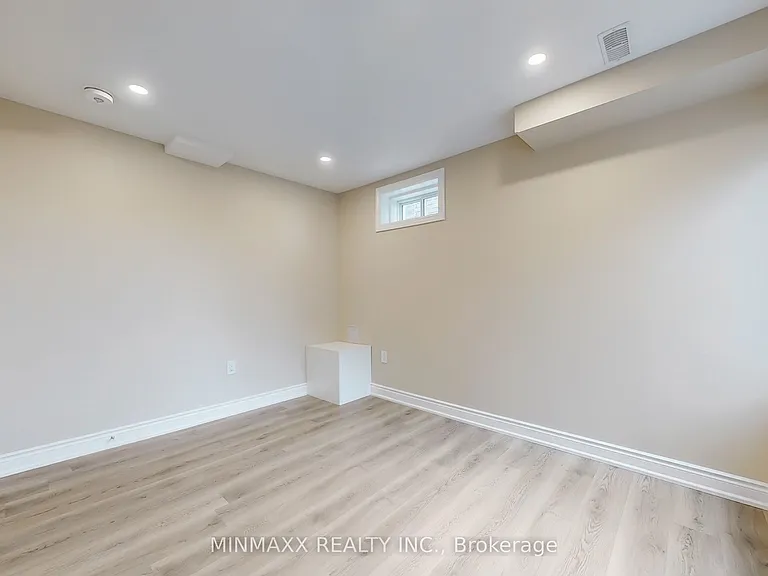 465 Thornborrow Ct — Photo 17