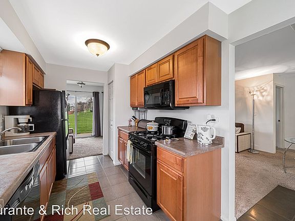 2nd image of 255 Green Knoll Ln