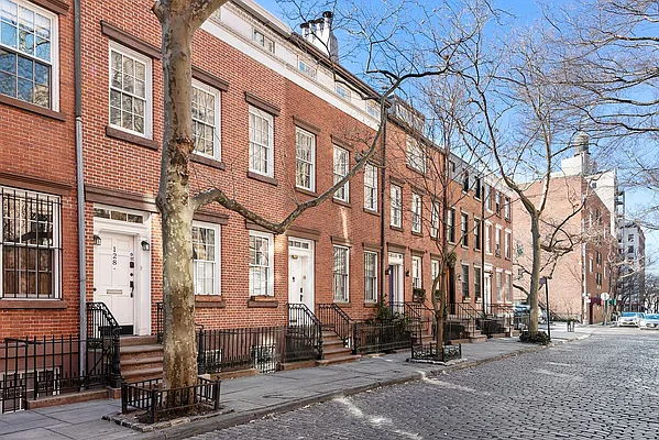 Sold by Compass | media 9