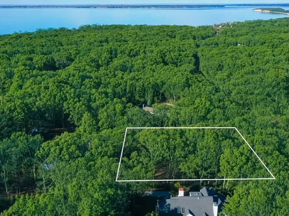 2736 Deerfield Rd, Sag Harbor, NY 11963