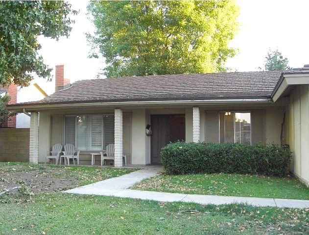 2nd image of 424 Rospaw Way
