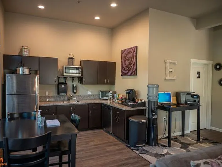 Encore Apartments — Photo 21
