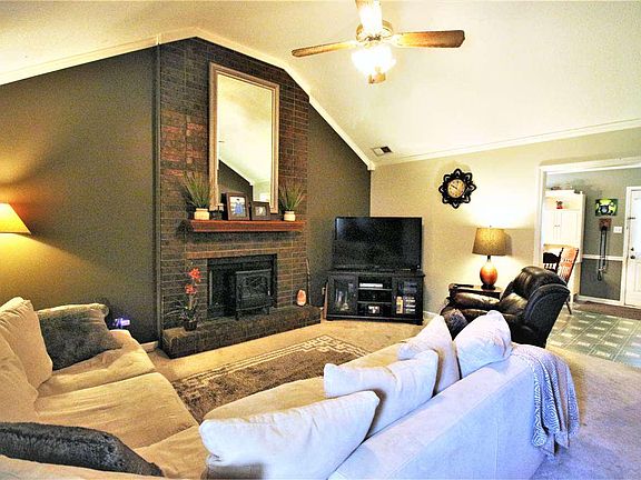 4th image of 7508 Burnstown Ln