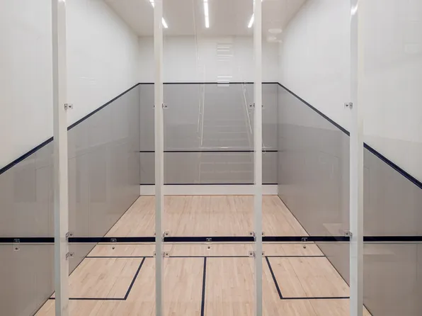 400 West 61st Street image 15 of 21