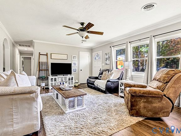 2nd image of 11033 Wychwood Dr