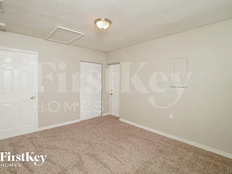 6841 Willits Ave — Photo 13