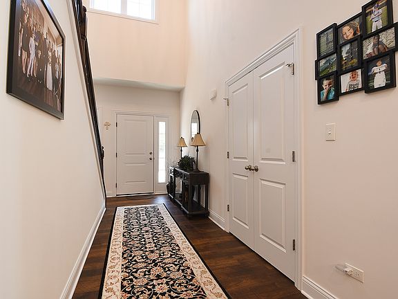 3rd image of 512 Prairie Crossing Dr