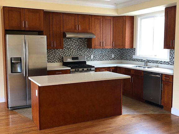 2nd image of 476 San Diego Ave #2