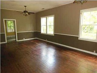 2nd image of 137 Mill St