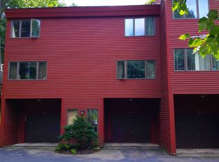 21 Robin Way, Brattleboro, VT 05301