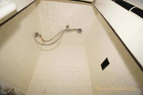 Rented by Norman Raindel, LREB | media 55