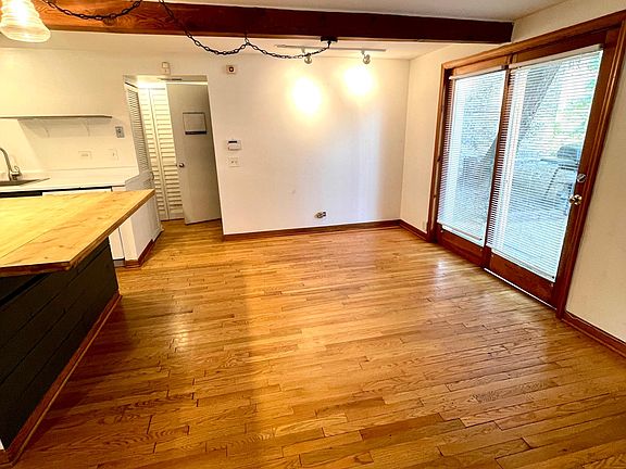 4th image of 3259 N Kenmore Ave #3259
