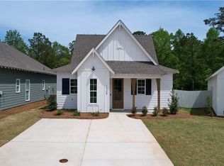 1108 Woodland Cir, Opelika, AL 36801
