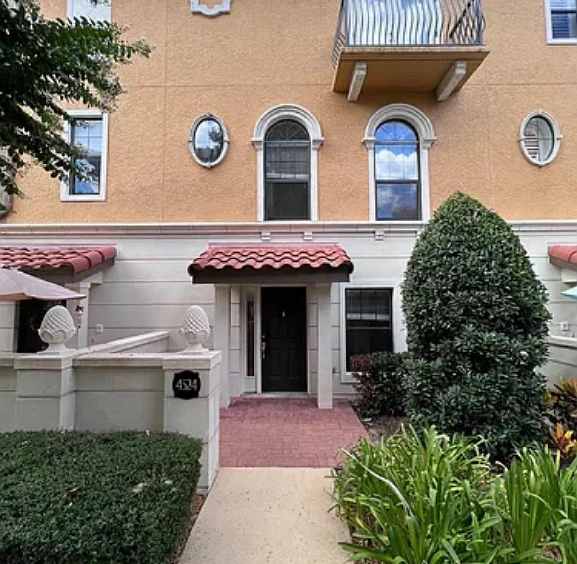 4 bed, 3.5 bath, 2482 sqft, $2,999 — Photo 1