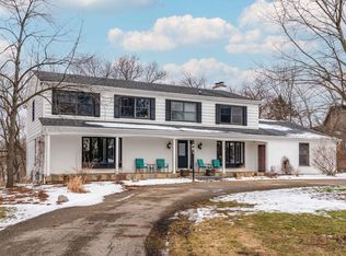 26982 W Lakeview Dr S, Lake Barrington, IL 60084