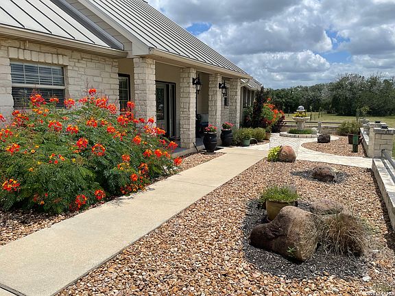 4th image of 360 Bluff Creek Rd